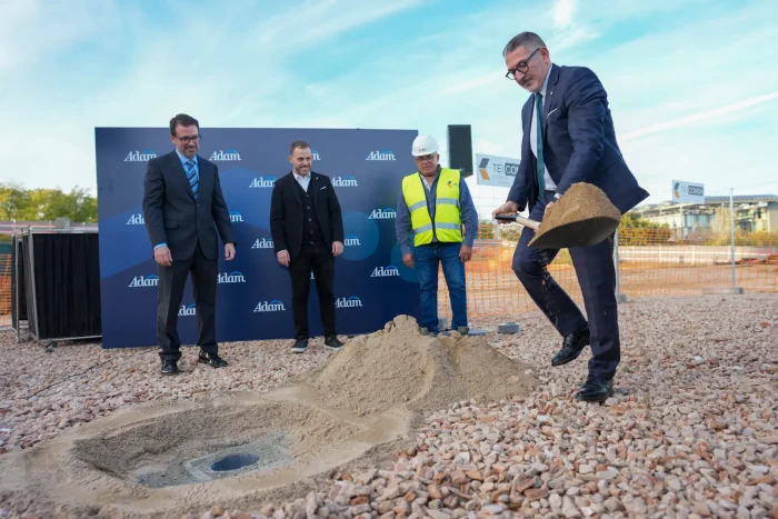 evento primera-piedra adam datacenter