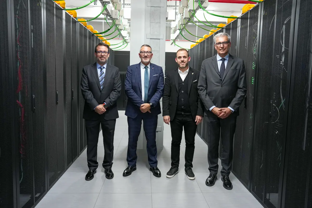 evento primera-piedra adam datacenter